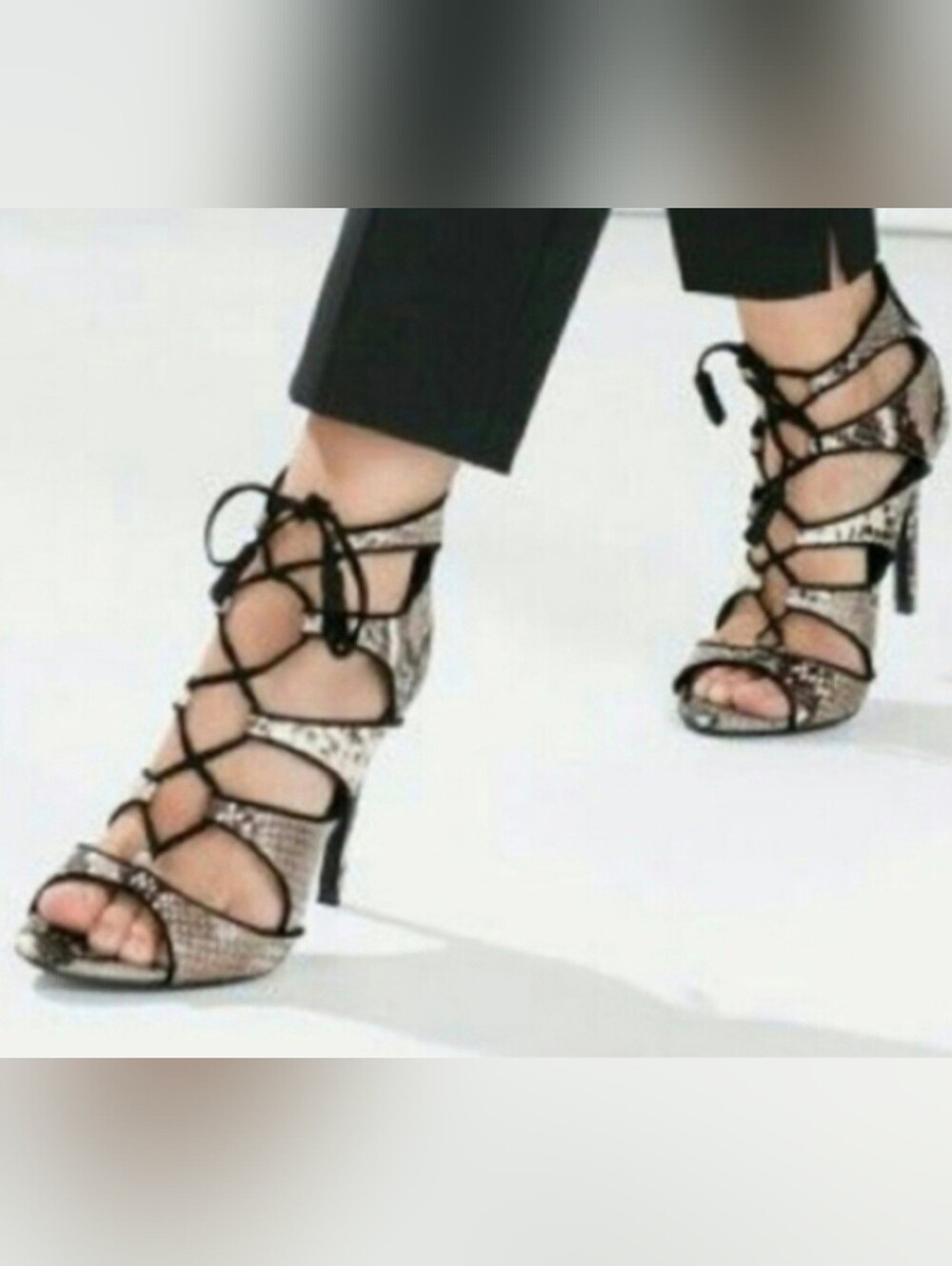 2/$15❤️Zara Snake Skin Lace-up heels (US6)